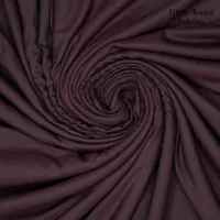 zwart met warme gloed paars