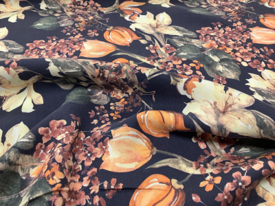 Tencel donkerblauw bloemenprint