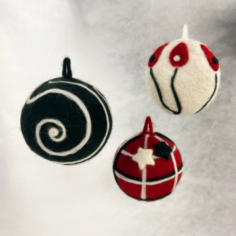 Viltworkshop Decoratieballen - donderdagavond 19 november 19:00-21:30